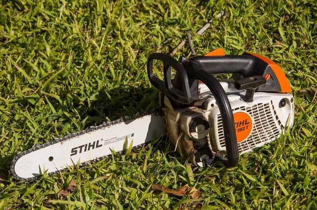 chainsaw, saw, tool, power, stihl, blade, chain, machine, chainsaw, chainsaw, chainsaw, chainsaw, chainsaw, saw, stihl. 4 parts of tree service equipment, explained